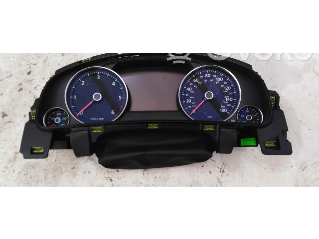 Přístrojová deska Volkswagen Touareg II 2010 7P6920980A