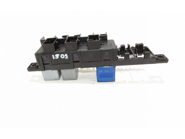 Блок предохранителей 8L0941822A   Audi A6 S6 C5 4B    