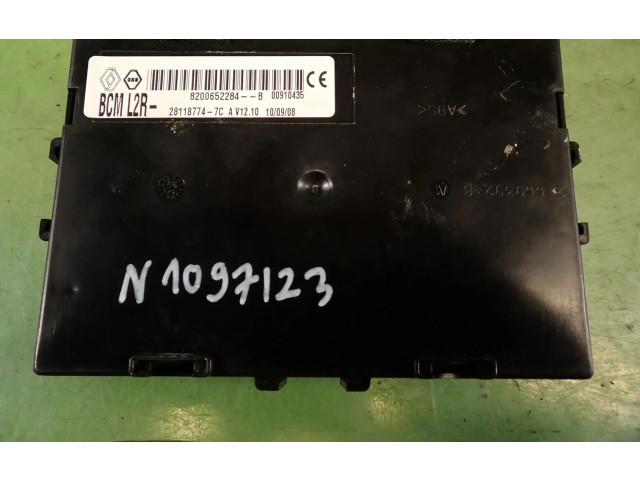 Блок комфорта 8200652284--B Renault Clio III