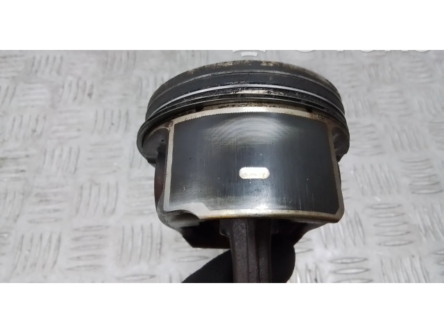 Píst Volvo S80 B5254T10