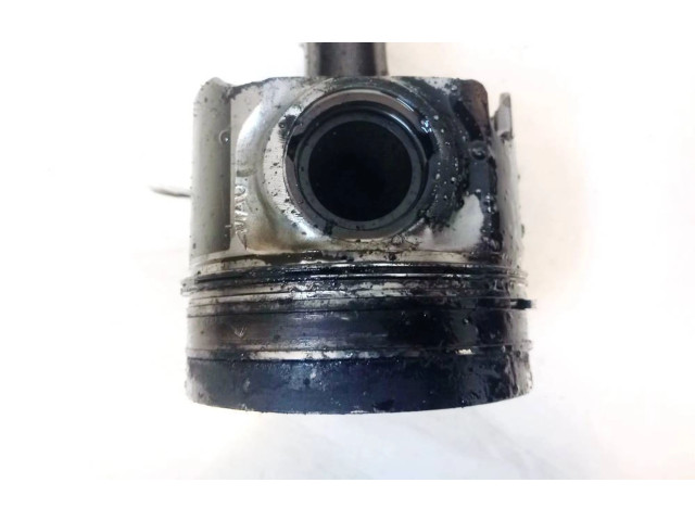 Поршень с шатуном Volkswagen PASSAT B6