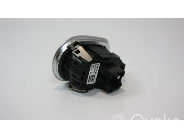 Включатель зажигания и стартера