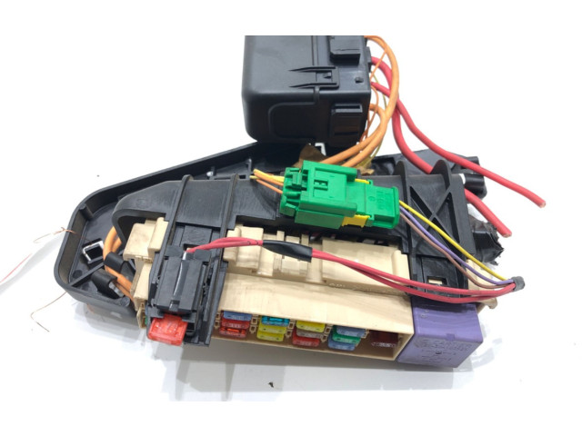 Блок предохранителей     Renault Clio III    