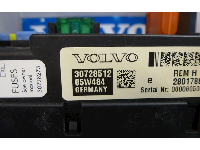 Блок предохранителей  30728512, 30728512   Volvo V70    