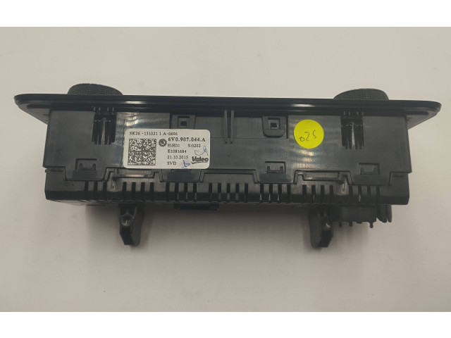 Блок управления климат-контролем 6V0907044A, SK261510211A   Skoda Fabia Mk3 (NJ)
