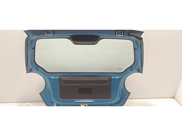 Задняя крышка (багажника)