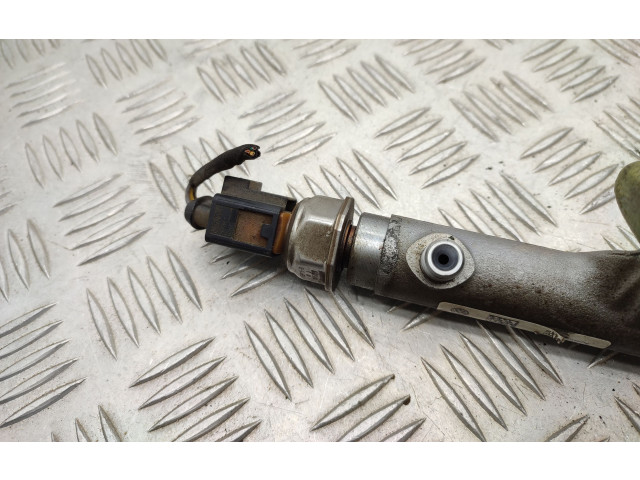 Топливная рампа 03L130089B   Skoda Fabia Mk2 (5J)   для двигателя CAYB