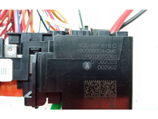 Блок предохранителей 5Q0937615C Skoda Karoq