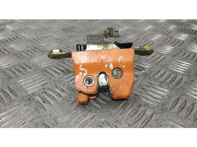 Замок задней крышки