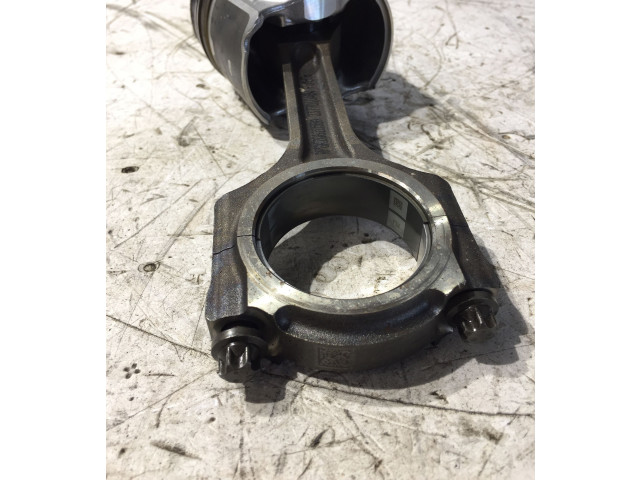  Поршень с шатуном  RFGK206205BA, 2377010480  Ford Transit Custom  