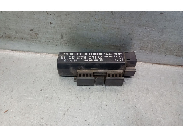 Pojistková skříňka A1405420019, A1405420019 Mercede-Benz S W126 1992