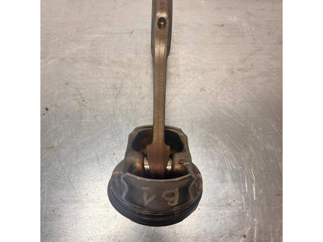 Píst 11247589539, 11257560669 BMW 1 E81 E87 pro benzínový motor 1.6 N45B16