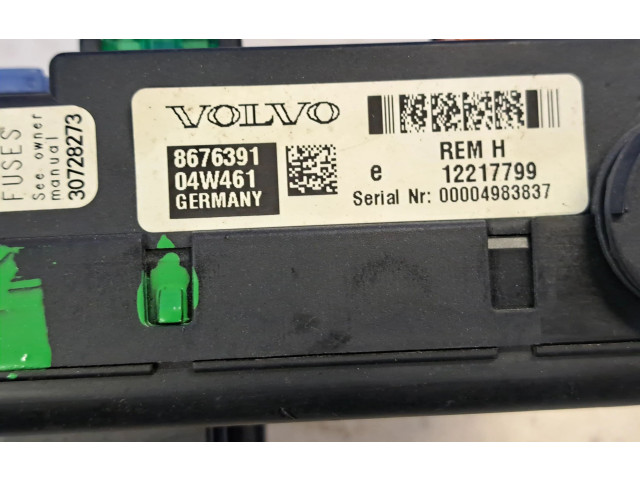 Pojistková skříňka 30786646, 8676391 Volvo XC90 2005