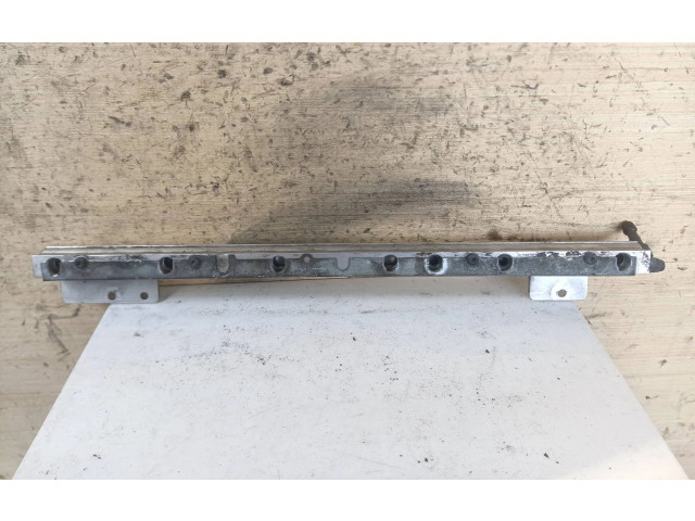 Топливная рампа 8658593   Volvo XC90  