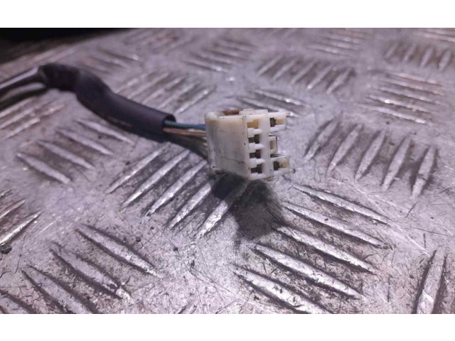 Зеркало электрическое Mitsubishi Carisma 2000 - 2004 года