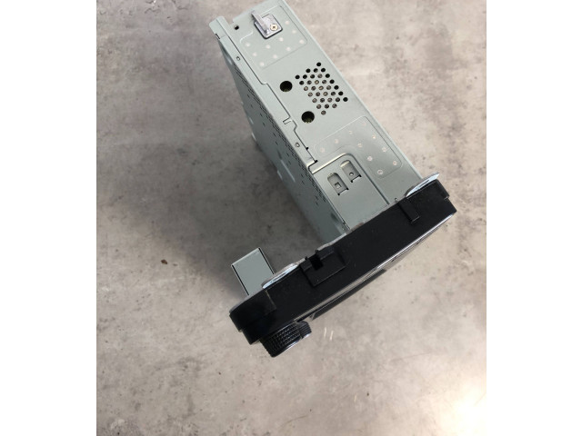 Pojistková skříňka 1K8035150G Volkswagen Caddy 2015