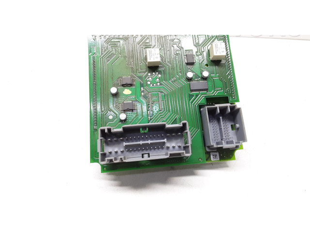 Блок предохранителей 30786475, 28062212 Volvo V70