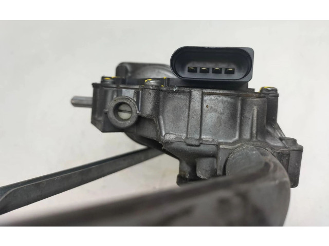 Двигатель стеклоочистителей