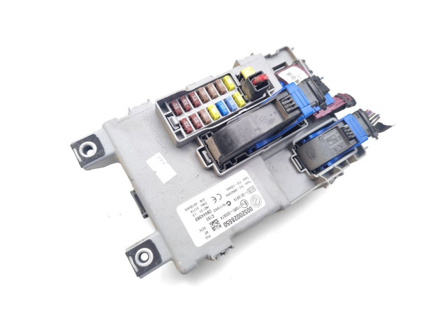 Блок предохранителей 00520028650, 28444383   Opel Combo D    