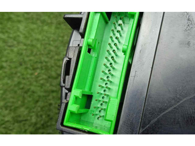 Přístrojová deska Volkswagen Bora 2002 2.CONECTORES, MOTOMETER