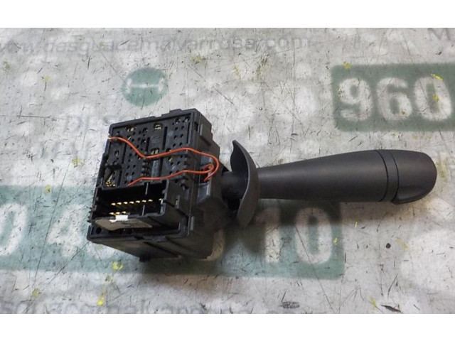 Ручка стеклоочистителей 8201168008 Dacia Lodgy