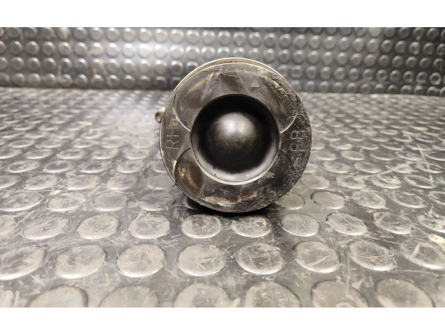 Поршень с шатуном B4XT Subaru Outback