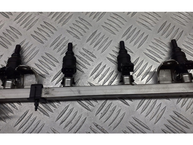 Топливная рампа 05A133317E   Audi A3 S3 8L  