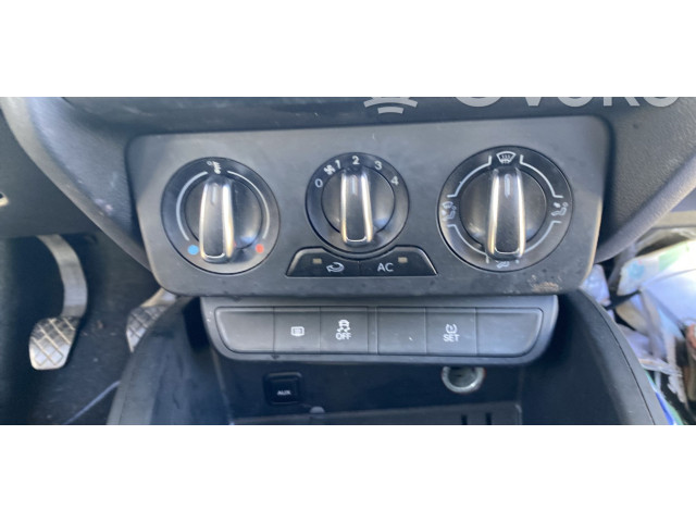 Блок управления климат-контролем 8X0820045A   Audi A1