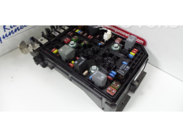 Блок предохранителей 39040858 Vauxhall Astra K