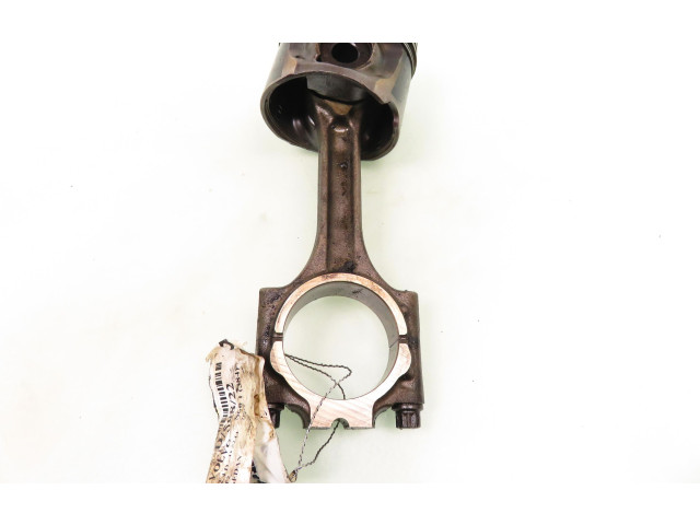 Поршень с шатуном D 5244 T2 Volvo S60