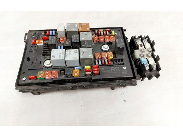 Pojistková skříňka 13343769 Opel Zafira C