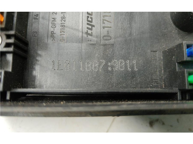   Pojistková skříňka 1K0937125A, 0090012   Volkswagen Tiguan 2007