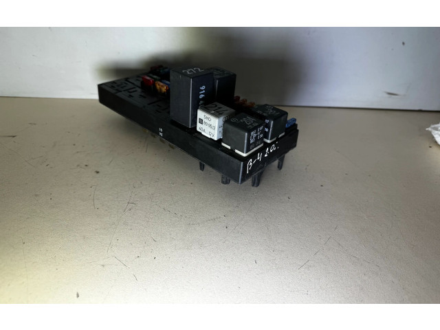 Pojistková skříňka 443941822B, 443941822 Audi 80 90 S2 B4 1993