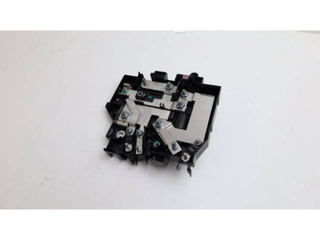 Блок предохранителей 8889877787, 32265898 Lynk & co 01