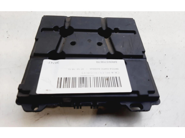 Блок предохранителей 6R0937087R Skoda Rapid (NH)