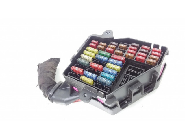   Pojistková skříňka 8D1941824   Audi A3 S3 8L 1997