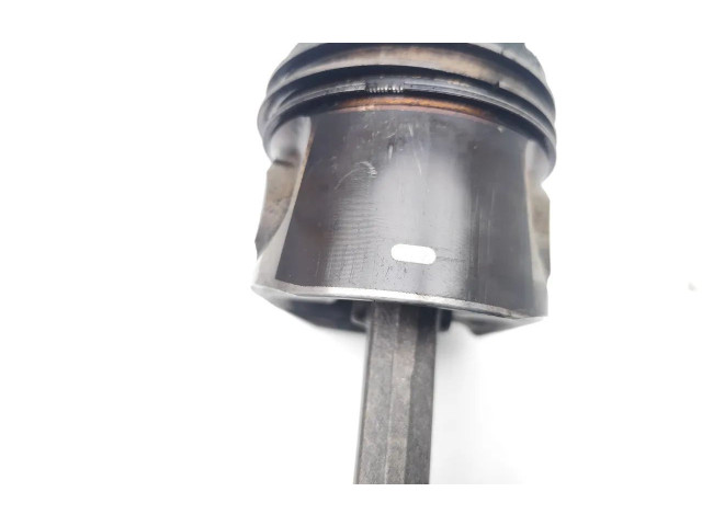  Поршень с шатуном D5204T2 D5204T2  Volvo V70  