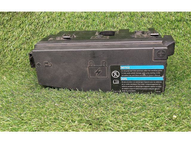 Pojistková skříňka 25901088 Saturn Vue 2008