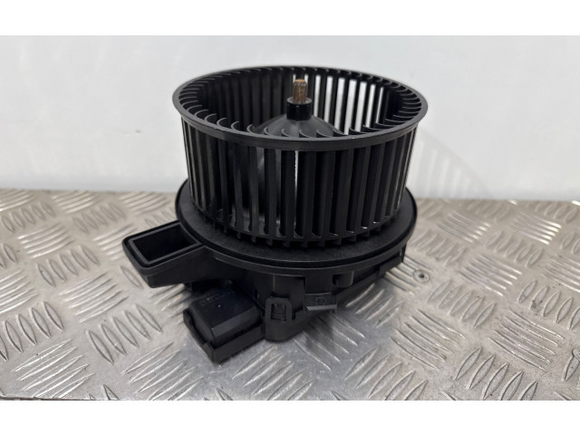 Вентилятор печки 4M1820021B Audi Q5 SQ5