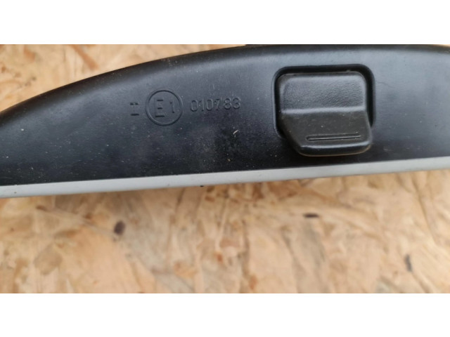 Зеркало заднего вида (в салоне)