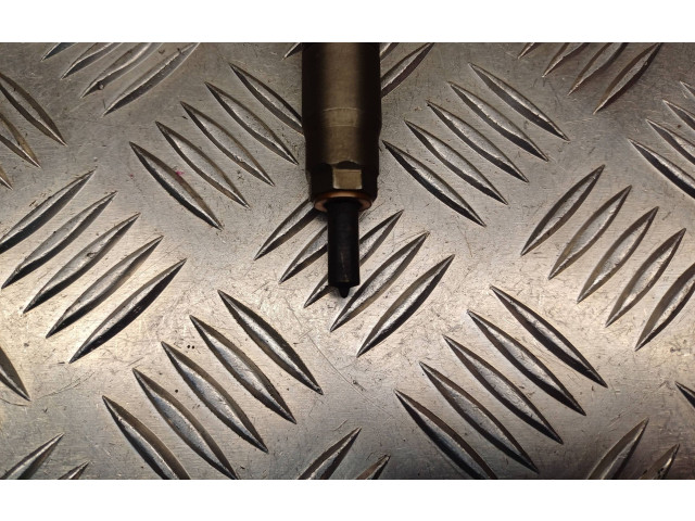 Форсунка 0445110589, 338002A610    KIA Pro Cee'd II   