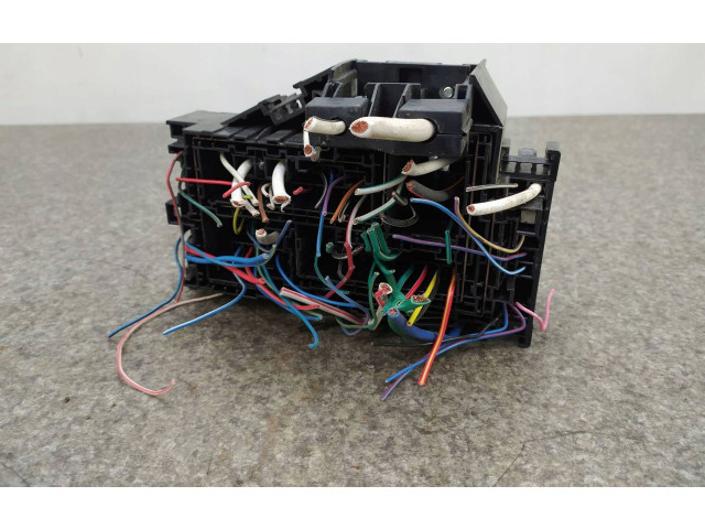 Блок предохранителей MB102802B Subaru Outback