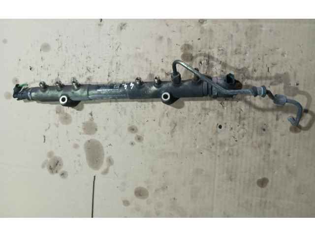 Топливная рампа 30757146, 002727   Volvo V70  