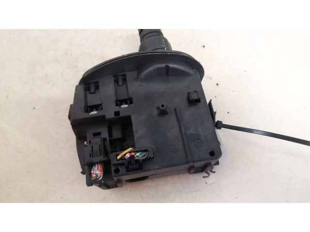 Ручка стеклоочистителей 28363698 Renault Kangoo II