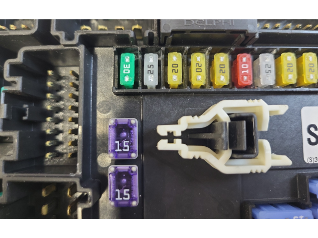 Pojistková skříňka 103440900B Tela Model S 2015