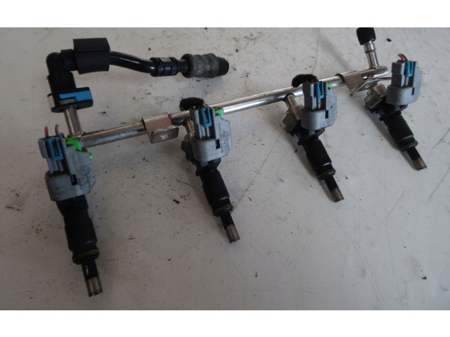 Vstřikovač 55562599   Opel Astra J     