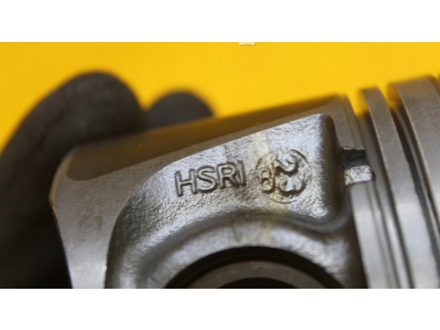 Píst    Mercedes-Benz A W169     