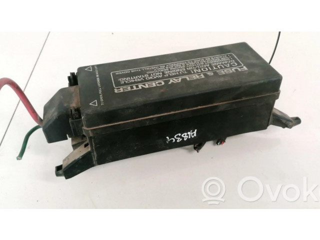 Pojistková skříňka 04868093AA Chrysler Voyager 2000