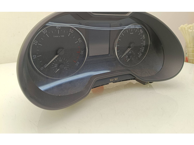 Панель приборов 5E0920752B   Skoda Octavia Mk3 (5E)       