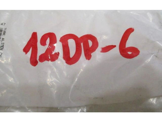 Vstřikovač 9825615580 Peugeot 3008 I